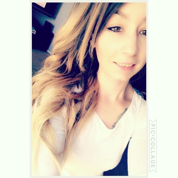 Meet your Posher, Nikole - Picture 1 of 1